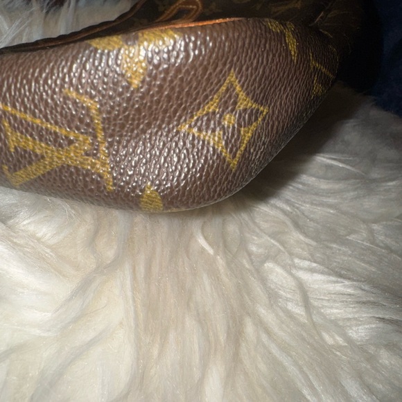 Louis Vuitton Monogram Brown Women’s Wristlet - Picture 5 of 12